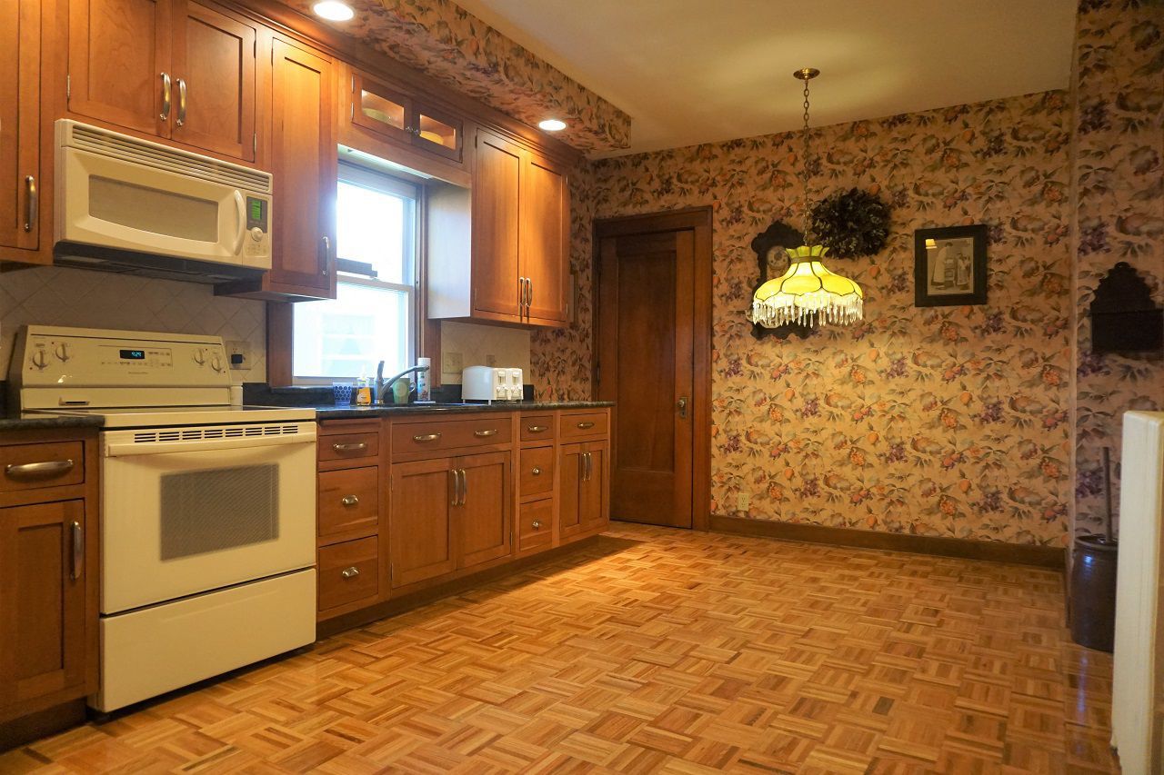 204 Seventh St. NW - Mason City (26).JPG